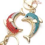 Porte-clé en métal dauphin stylisé