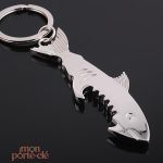 Porte-clé en acier avec fonction décapsuleur requin