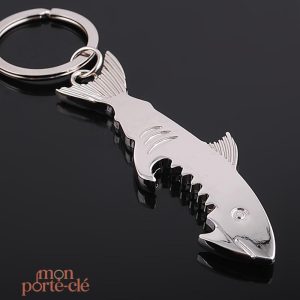 Porte-clé en acier avec fonction décapsuleur requin