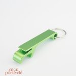 Accessoire Coloré : Porte-Clé Décapsuleur en Aluminium