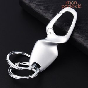 Porte-clé stylé pour femme aux lignes épurées