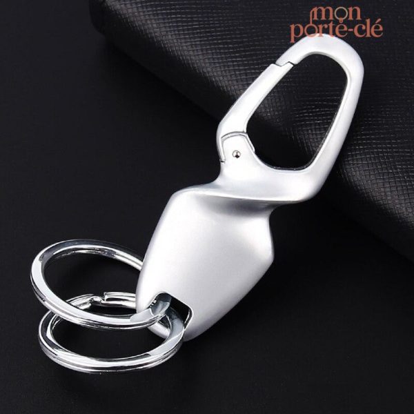 Porte-clé stylé pour femme aux lignes épurées