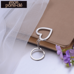 Porte-clé décoratif en forme de cœur, parfait pour les couples