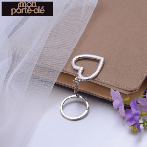 Porte-clé décoratif en forme de cœur, parfait pour les couples