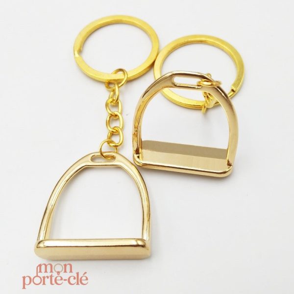 Étrier en porte-clé, symbole de la vie équestre