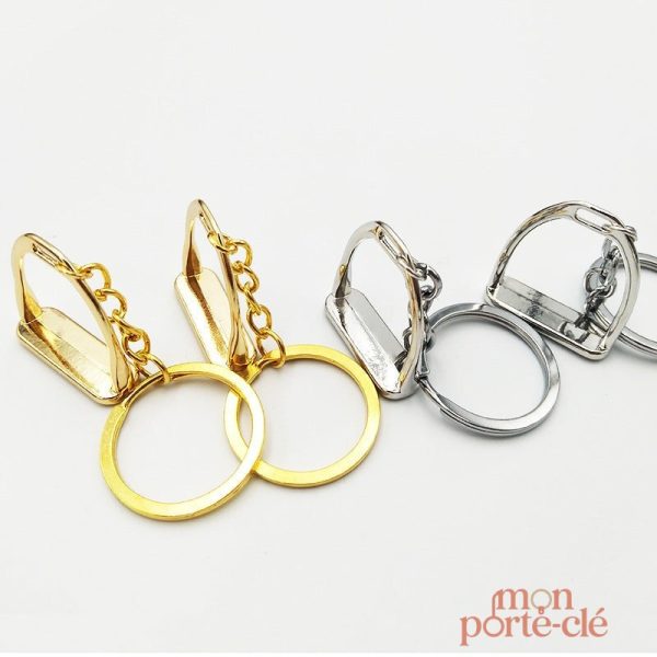 Porte-clé équestre en design étrier, parfait pour les cavaliers