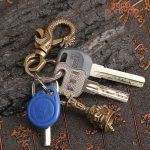 Porte-clé homme fait main en matériaux naturels