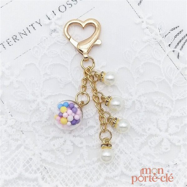 Porte-clé femme coloré et ludique pour les passionnées de mode