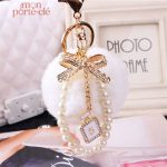 Porte-clé femme pompon élégant et tendance