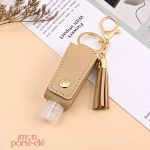 Accessoire cuir pratique avec gel hydroalcoolique