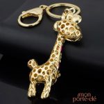 Porte-clé original représentant une girafe, parfait pour les collectionneurs