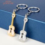 Porte-clé guitare en métal, accessoire musical élégant