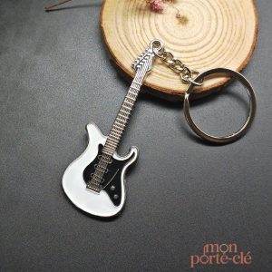 Accessoire musical : porte-clé en forme de guitare
