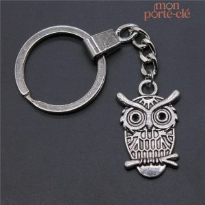 Porte-clé hibou en métal élégant et stylisé