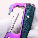 Porte-clé avec lumière LED, design en métal