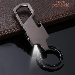 Porte-clé multifonction avec lampe LED en acier