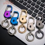 Porte-clé acier avec fonction éclairage