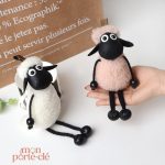 Mouton en peluche, porte-clé pratique et ludique