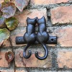 Accroche porte-clé mural avec design de chatons noirs