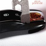 Accessoire compact et fonctionnel en acier