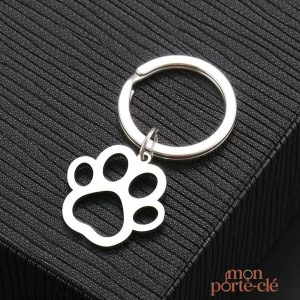 Porte-clé patte de chien en métal élégant