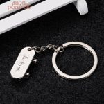 Porte-clé original en forme de skateboard