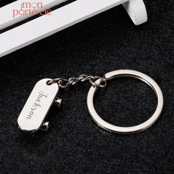 Porte-clé original en forme de skateboard