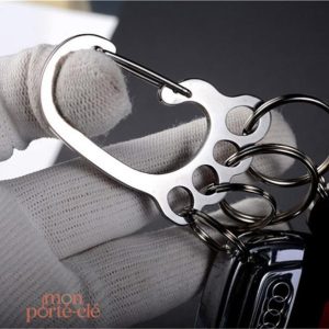 Porte-clé créatif représentant un pied de bébé