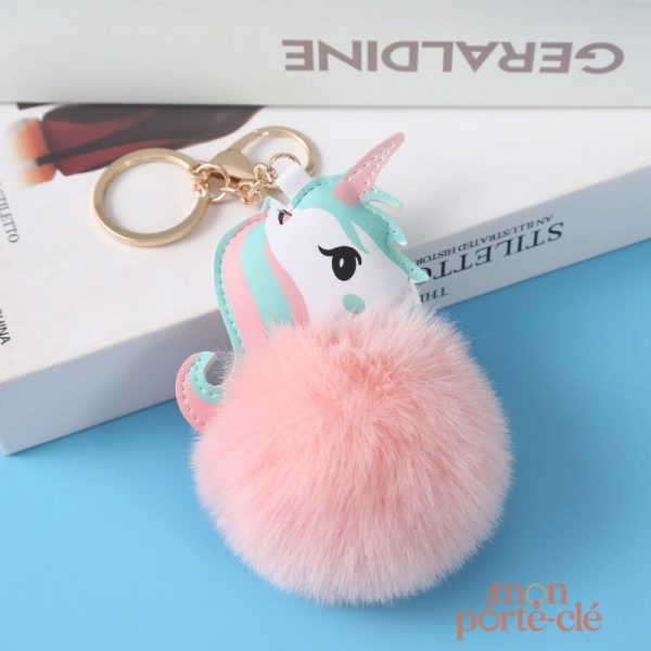 Porte-clé pompon licorne, un accessoire enchanteur