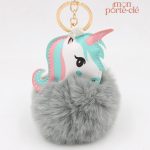 Porte-clé pompon licorne pour les amateurs de magie