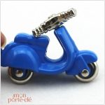 Porte-clé moto design coloré