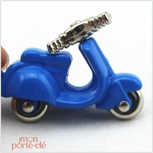 Porte-clé moto design coloré