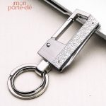 Porte-clé en acier, essentiel pour les aventuriers