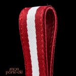 Porte-clé acier avec lanière rouge, style unique