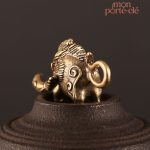 Porte-clé animal en forme de sanglier, détail artistique charmant