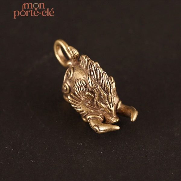 Porte-clé inspiré du sanglier, parfait pour les passionnés de nature