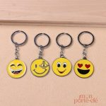 Porte-clé enjoué avec designs de smileys variés