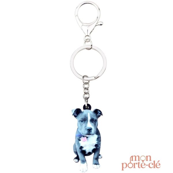 Porte-clé chien Staffie, un accessoire pratique et stylé