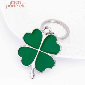 Porte-clé en forme de trèfle chanceux