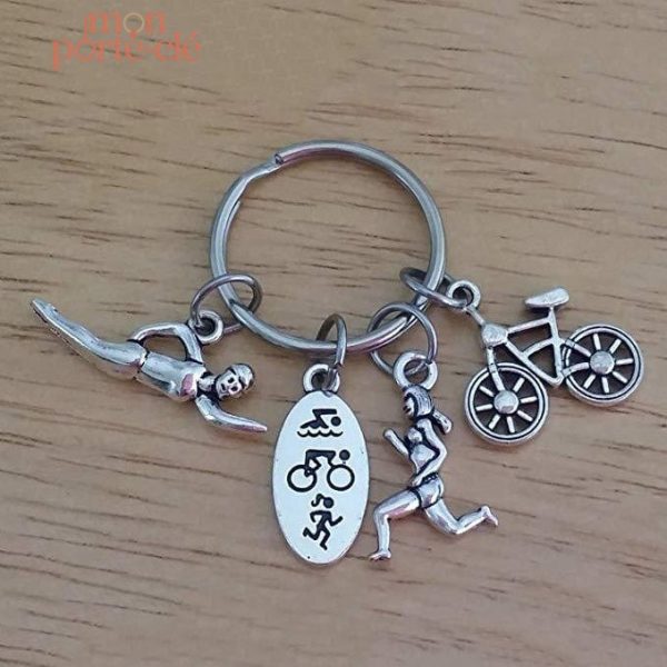 Porte-clé sportif sur le thème du triathlon, design élégant