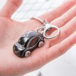 Porte-clé voiture en coccinelle lumineuse