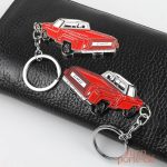 Porte-clé voiture robuste et stylé en métal