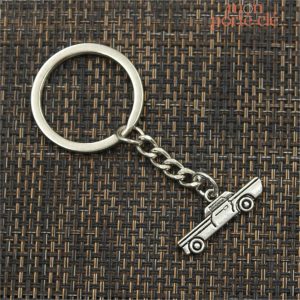 Porte-clé Voiture Rustique avec design élégant