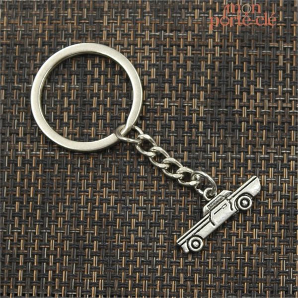 Porte-clé Voiture Rustique avec design élégant