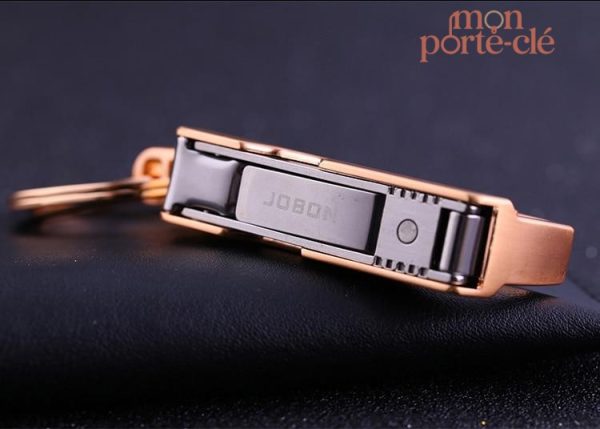 Porte-clé en acier avec fonction coupe-ongles et lumière