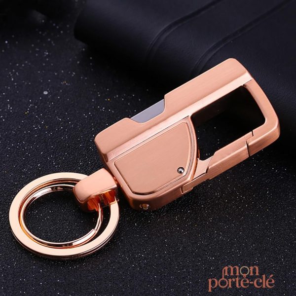 Design compact : porte-clé avec coupe-ongles et LED