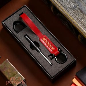 Accessoire porte-clé en cuir, style artisanal