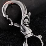 Accessoire de mode masculin : porte-clé gothique