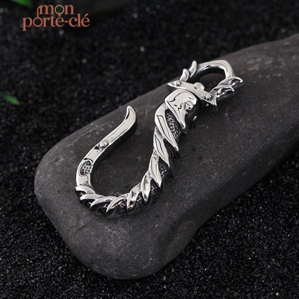 Crochet en acier pour un porte-clé raffiné