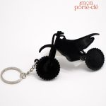 Porte-clé moto, design inspiré de la Cross CR-F, pratique et stylé